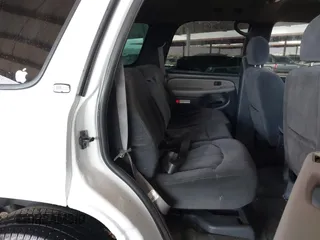 2002 Chevrolet Tahoe LS with VIN 1GNEC13V72R293380, listed as a IAAI auction lot 41728645 with 249,000 mi miles. Bid and sale history available at carsss.com. Image 8.