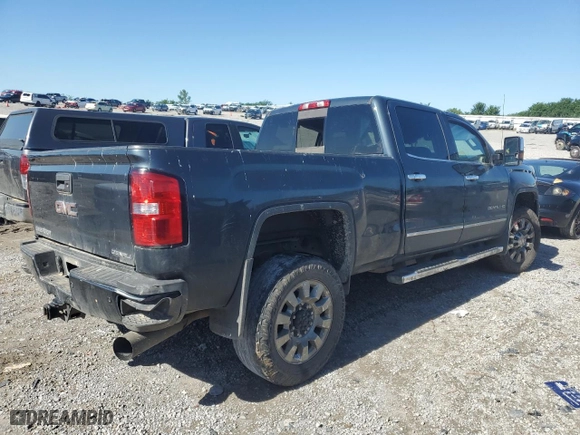 2017 GMC Sierra 2500HD Denali with VIN 1GT12UEY6HF184101, listed as a Copart auction lot 58345584 with 0 mi miles and Salvage Title. Bid and sale history available at carsss.com. Image 4.
