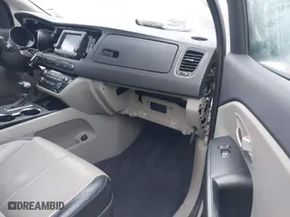 2019 Kia Sedona EX with VIN KNDMB5C18K6526325, listed as a IAAI auction lot 41877920 with 105,652 mi miles. Bid and sale history available at carsss.com. Image 5.
