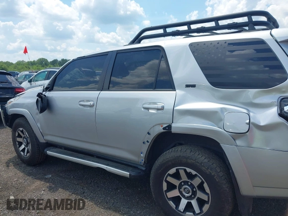 2020 Toyota 4Runner SR5 with VIN JTEBU5JR6L5807164, listed as a IAAI auction lot 42687254 with 127,825 mi miles and . Bid and sale history available at DreamBid. Image 14.