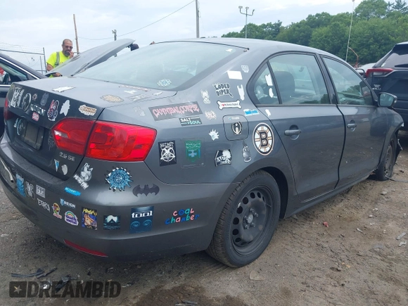 2011 Volkswagen Jetta SE with VIN 3VWDZ7AJ9BM346231, listed as a IAAI auction lot 42611214 with 145,045 mi miles and . Bid and sale history available at DreamBid. Image 4.