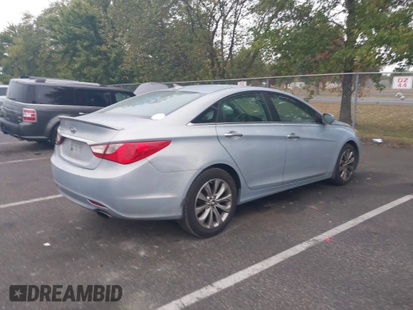 2013 Hyundai Sonata Limited with VIN 5NPEC4AC7DH579641, listed as a IAAI auction lot 40852052 with 208,950 mi miles and . Bid and sale history available at carsss.com. Image 4.