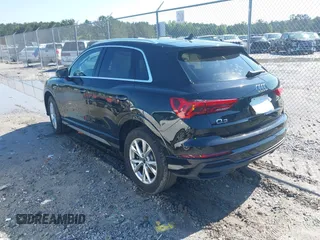 2025 Audi Q3 S line Premium z VIN WA1DECF3XS1004697, wystawiony jako IAAI lot #42256169 z przebiegiem 8550 mil mil oraz . Historia ofert i sprzedaży dostępna na DreamBid. Obrazek 3.