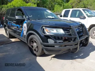 2016 Ford Utility Police Interceptor with VIN 1FM5K8AR5GGD16437, listed as a IAAI auction lot 41998634 with 134,199 mi miles. Bid and sale history available at carsss.com. Image 1.