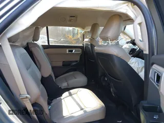 2020 Ford Explorer Limited with VIN 1FMSK8FH7LGA66504, listed as a IAAI auction lot 41463499 with 35,723 mi miles. Bid and sale history available at carsss.com. Image 8.