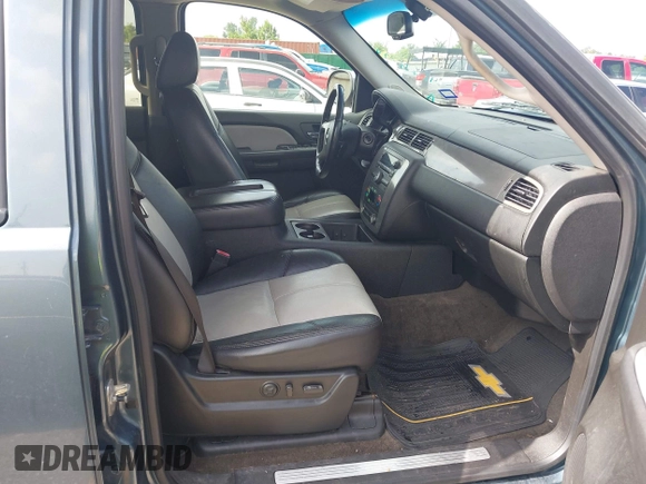 2008 Chevrolet Tahoe LTZ with VIN 1GNFK13008R250648, listed as a IAAI auction lot 42621424 with 225,027 mi miles and . Bid and sale history available at DreamBid. Image 5.