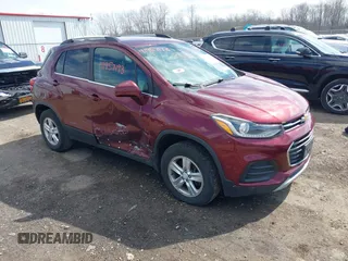 2017 Chevrolet Trax LT z VIN 3GNCJPSB6HL171777, wystawiony jako IAAI lot #41983833 z przebiegiem 88 726 mil mil oraz . Historia ofert i sprzedaży dostępna na DreamBid. Obrazek 1.