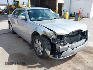 2006 Chrysler 300 Touring with VIN 2C3KK53G36H150931, listed as a IAAI auction lot 41934358 with 110,136 mi miles. Bid and sale history available at carsss.com. Image 6.