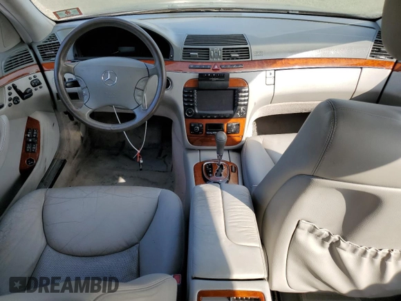 2005 Mercedes-Benz S-Class 4.3L with VIN WDBNG83J65A454791, listed as a Copart auction lot 70132074 with 221,612 mi miles and Salvage Title. Bid and sale history available at carsss.com. Image 8.