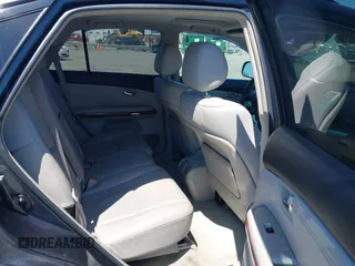 2008 Lexus RX 350 z VIN 2T2GK31U18C041035, wystawiony jako IAAI lot #42133623 z przebiegiem 256 043 mil mil oraz . Historia ofert i sprzedaży dostępna na DreamBid. Obrazek 8.