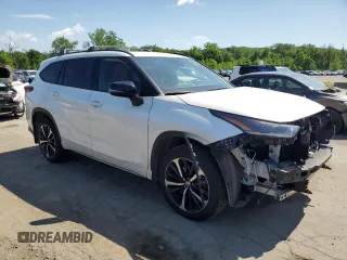 2021 Toyota Highlander XSE with VIN 5TDLZRBH3MS141044, listed as a Copart auction lot 61994305 with 110,099 mi miles and Salvage title. Bid and sale history available at DreamBid. Image 4.