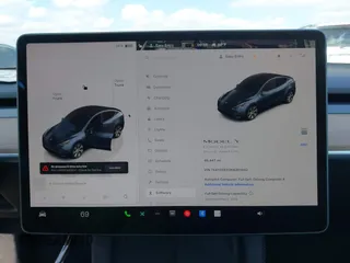 2024 Tesla Model Y Long Range z VIN 7SAYGDEE0RA263842, wystawiony jako IAAI lot #42106339 z przebiegiem 48 447 mil mil oraz . Historia ofert i sprzedaży dostępna na DreamBid. Obrazek 7.