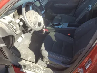 2022 Volvo XC40 Twin Plus z VIN YV4ED3UR4N2717241, wystawiony jako Copart lot #68005304 z przebiegiem Nie podano mil oraz Szkoda całkowita • Salvage title. Historia ofert i sprzedaży dostępna na DreamBid. Obrazek 7.
