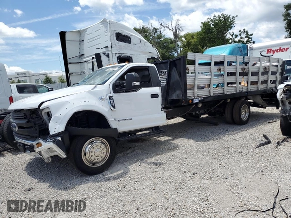 2019 Ford F-550 XL z VIN 1FDUF5GT2KDA27270, wystawiony jako Copart lot #72002734 z przebiegiem 77 844 mil mil oraz Nie do naprawy. Historia ofert i sprzedaży dostępna na DreamBid. Obrazek 1.