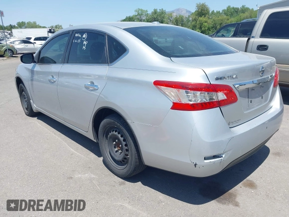 2015 Nissan Sentra SL z VIN 3N1AB7AP5FY382918, wystawiony jako IAAI lot #42319733 z przebiegiem 159 599 mil mil oraz . Historia ofert i sprzedaży dostępna na DreamBid. Obrazek 3.