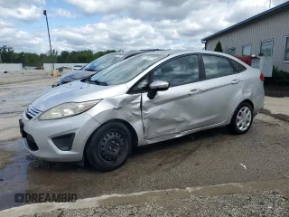2013 Ford Fiesta SE z VIN 3FADP4BJXDM146750, wystawiony jako Copart lot #57670375 z przebiegiem 208 175 mil mil oraz Nie do naprawy • Non repairable. Historia ofert i sprzedaży dostępna na DreamBid. Obrazek 1.