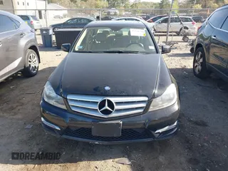 2013 Mercedes-Benz C 300 Sport z VIN WDDGF8AB2DR287909, wystawiony jako IAAI lot #42144796 z przebiegiem 171 534 mil mil oraz . Historia ofert i sprzedaży dostępna na DreamBid. Obrazek 13.