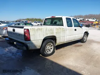 2007 Chevrolet Silverado 1500 Work Truck with VIN 1GCEC19X37Z105625, listed as a IAAI auction lot 41781028 with 257,490 mi miles. Bid and sale history available at carsss.com. Image 4.