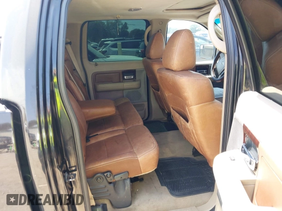 2007 Ford F-150 XLT z VIN 1FTPW12V17KD38582, wystawiony jako IAAI lot #42321791 z przebiegiem Nie podano mil oraz . Historia ofert i sprzedaży dostępna na DreamBid. Obrazek 8.