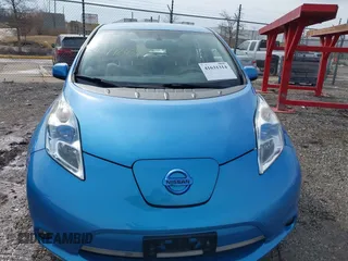 2011 Nissan LEAF SL-e with VIN JN1AZ0CP0BT009532, listed as a IAAI auction lot 41631314 with 83,541 mi miles. Bid and sale history available at carsss.com. Image 6.