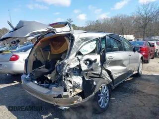 2006 Mercedes-Benz R-Class 5.0L with VIN 4JGCB75E86A014165, listed as a IAAI auction lot 41620616 with 158,014 mi miles. Bid and sale history available at carsss.com. Image 6.