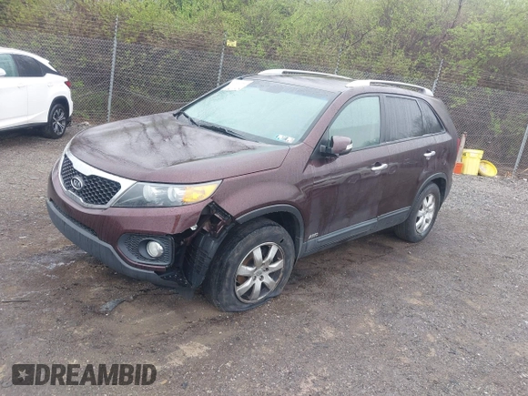 2012 Kia Sorento LX with VIN 5XYKTDA68CG303939, listed as a IAAI auction lot 41917791 with 211,086 mi miles. Bid and sale history available at carsss.com. Image 2.