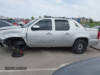 2011 Chevrolet Avalanche LTZ with VIN 3GNTKGE36BG337863, listed as a IAAI auction lot 42026377 with 207,116 mi miles and . Bid and sale history available at DreamBid. Image 15.