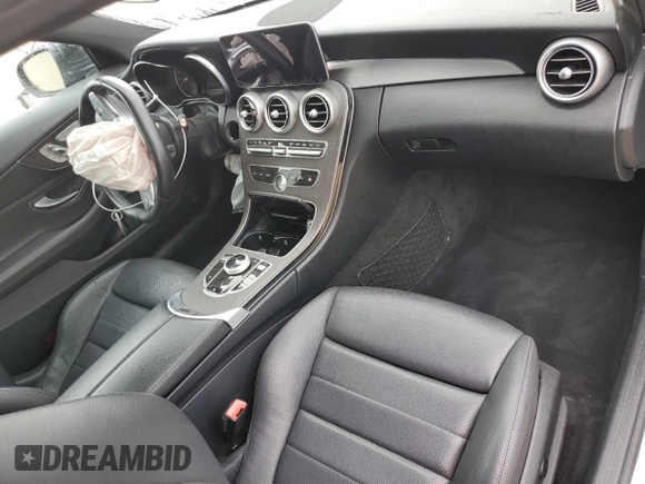 2019 Mercedes-Benz C 300 z VIN WDDWJ8EBXKF837960, wystawiony jako Copart lot #53972945 z przebiegiem 47 660 mil mil oraz Szkoda całkowita • Salvage title. Historia ofert i sprzedaży dostępna na DreamBid. Obrazek 8.