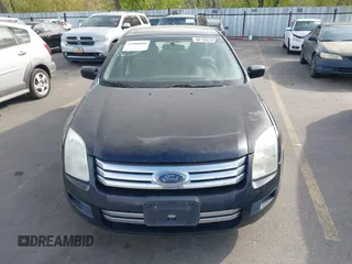 2008 Ford Fusion S with VIN 3FAHP06ZX8R270083, listed as a IAAI auction lot 42086056 with 174,031 mi miles. Bid and sale history available at carsss.com. Image 6.