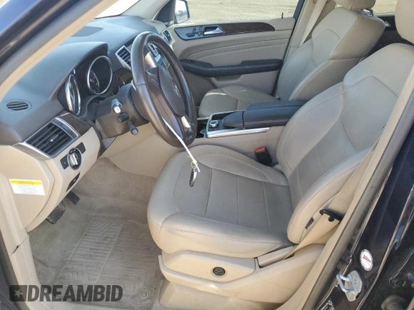 2014 Mercedes-Benz M 350 z VIN 4JGDA5HB1EA284141, wystawiony jako Copart lot #56667235 z przebiegiem 271 236 mil mil oraz Szkoda całkowita • Salvage title. Historia ofert i sprzedaży dostępna na DreamBid. Obrazek 7.