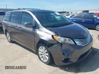 2011 Toyota Sienna XLE with VIN 5TDDK3DC7BS003186, listed as a IAAI auction lot 41701839 with 165,878 mi miles. Bid and sale history available at carsss.com. Image 1.