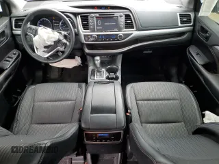 2018 Toyota Highlander LE z VIN 5TDBZRFHXJS907286, wystawiony jako Copart lot #54560925 z przebiegiem 77 868 mil mil oraz Szkoda całkowita • Salvage title. Historia ofert i sprzedaży dostępna na DreamBid. Obrazek 8.