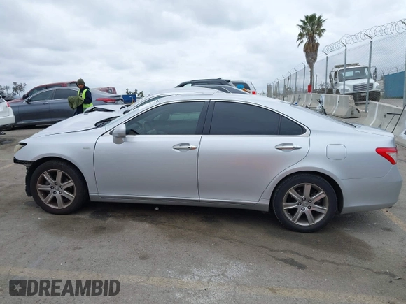 2008 Lexus ES 350 with VIN JTHBJ46G982235335, listed as a IAAI auction lot 42067692 with 141,220 mi miles. Bid and sale history available at carsss.com. Image 15.