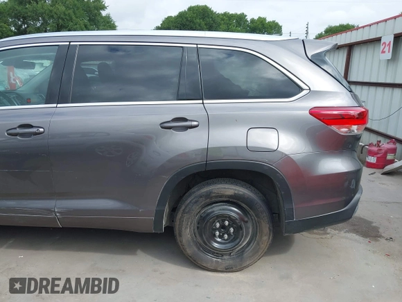 2018 Toyota Highlander Limited with VIN 5TDYZRFH5JS276425, listed as a IAAI auction lot 42070369 with 129,215 mi miles and . Bid and sale history available at DreamBid. Image 18.