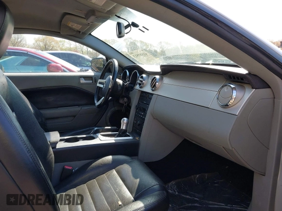 2007 Ford Mustang GT Deluxe with VIN 1ZVFT82HX75266798, listed as a IAAI auction lot 41889513 with 221,902 mi miles. Bid and sale history available at carsss.com. Image 5.