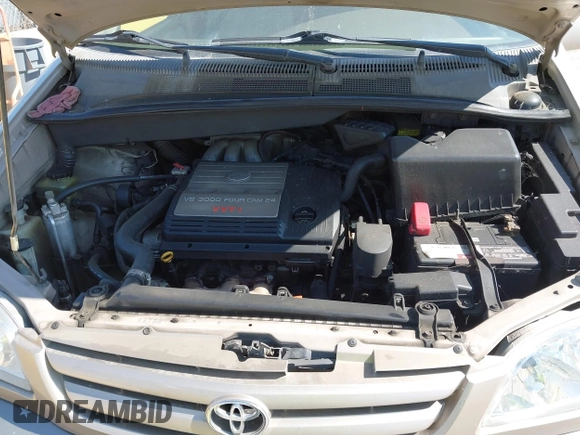 2002 Toyota Sienna LE with VIN 4T3ZF13C72U473555, listed as a IAAI auction lot 42426344 with 330,911 mi miles and . Bid and sale history available at DreamBid. Image 10.