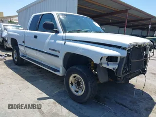 1999 Dodge 2500 z VIN 3B7KF23Z6XG222948, wystawiony jako IAAI lot #42359116 z przebiegiem 167 036 mil mil oraz . Historia ofert i sprzedaży dostępna na DreamBid. Obrazek 1.