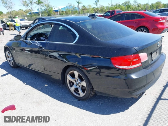 2010 BMW 3 Series 328i with VIN WBAWV1C58AP124385, listed as a IAAI auction lot 41761958 with 197,944 mi miles. Bid and sale history available at carsss.com. Image 3.