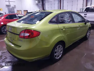 2011 Ford Fiesta SE z VIN 3FADP4BJ7BM132611, wystawiony jako IAAI lot #41931003 z przebiegiem 120 888 mil mil oraz . Historia ofert i sprzedaży dostępna na DreamBid. Obrazek 4.