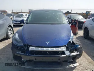 2024 Tesla Model Y Long Range with VIN 7SAYGDEE4RA247417, listed as a IAAI auction lot 41735632 with 30,062 mi miles. Bid and sale history available at carsss.com. Image 12.