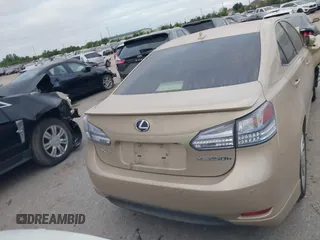 2010 Lexus HS 250h z VIN JTHBB1BA0A2025516, wystawiony jako IAAI lot #42019490 z przebiegiem Nie podano mil oraz . Historia ofert i sprzedaży dostępna na DreamBid. Obrazek 16.