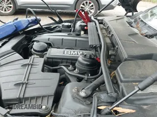 2013 BMW 3 Series 328i xDrive с VIN WBAKF3C59DJ385457, выставлен на аукционе IAAI как лот 42323623 с пробегом 196 737 миль миль и . История ставок и продаж доступна на DreamBid. Изображение 19.