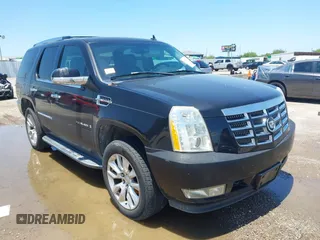 2007 Cadillac Escalade with VIN 1GYFK63897R254394, listed as a IAAI auction lot 42438713 with 199,794 mi miles and . Bid and sale history available at DreamBid. Image 1.