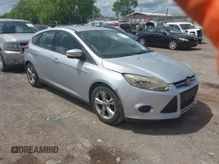 2014 Ford Focus SE with VIN 1FADP3K22EL140219, listed as a IAAI auction lot 42107380 with 205,519 mi miles. Bid and sale history available at carsss.com. Image 1.