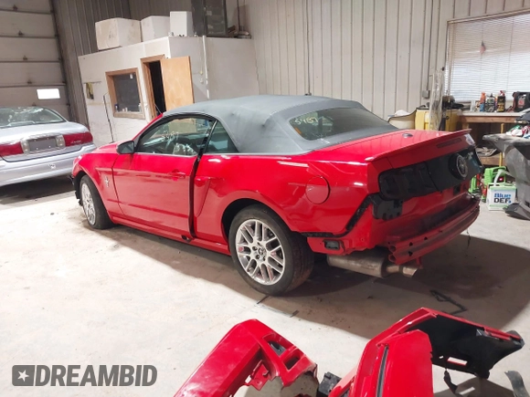 2014 Ford Mustang V6 with VIN 1ZVBP8EM9E5303736, listed as a IAAI auction lot 41895487 with 130,149 mi miles. Bid and sale history available at carsss.com. Image 3.
