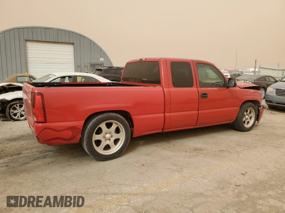 2001 Chevrolet Silverado 1500 LS with VIN 2GCEC19T411110961, listed as a Copart auction lot 49199325 with 212,257 mi miles and Salvage Title. Bid and sale history available at DreamBid. Image 3.