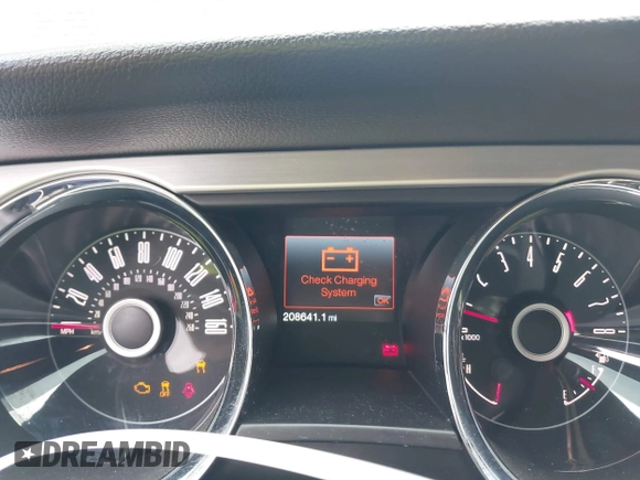 2014 Ford Mustang V6 with VIN 1ZVBP8AM4E5282543, listed as a IAAI auction lot 42367520 with 208,641 mi miles and . Bid and sale history available at DreamBid. Image 7.