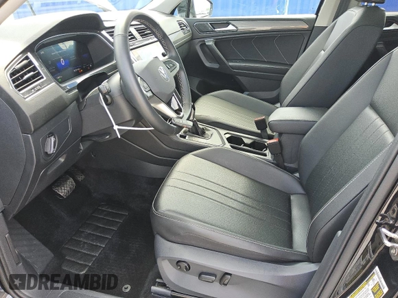 2024 Volkswagen Tiguan SE with VIN 3VVNB7AXXRM074896, listed as a Copart auction lot 52645015 with 13,872 mi miles and Clean title. Bid and sale history available at DreamBid. Image 7.