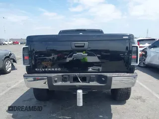 2009 Chevrolet Silverado 1500 with VIN 1GCEC24C29Z205003, listed as a IAAI auction lot 42031245 with 123,278 mi miles and . Bid and sale history available at DreamBid. Image 17.