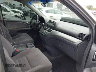 2005 Honda Odyssey EX with VIN 5FNRL38445B412759, listed as a IAAI auction lot 41975304 with 133,221 mi miles. Bid and sale history available at carsss.com. Image 5.